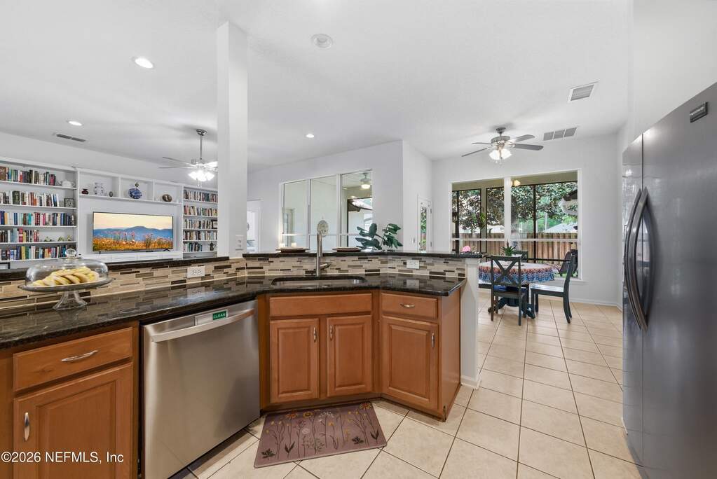 4 Bedroom Single Family Home/House's Image 3