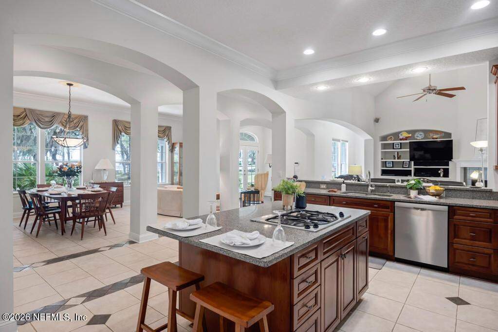 4 Bedroom Single Family Home/House's Image 15