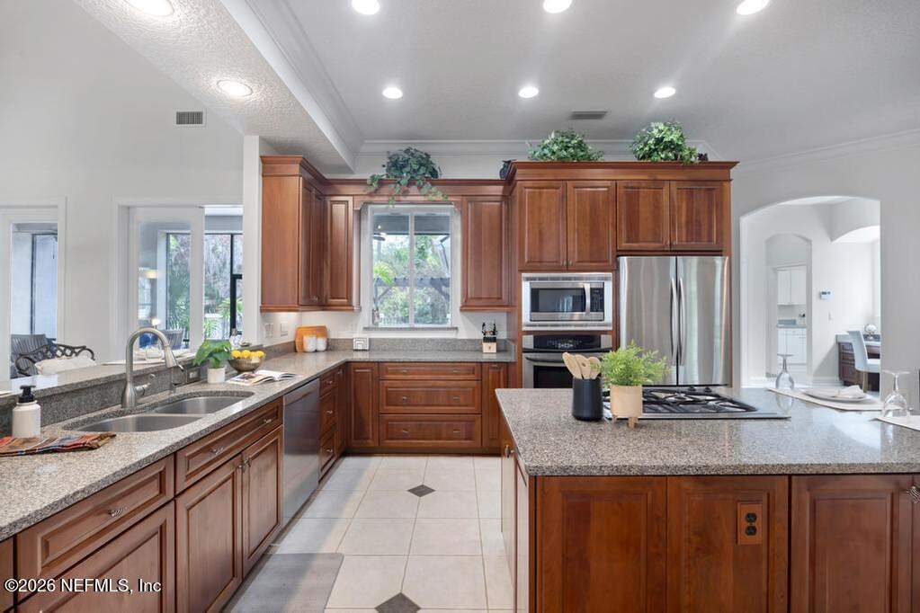 4 Bedroom Single Family Home/House's Image 18