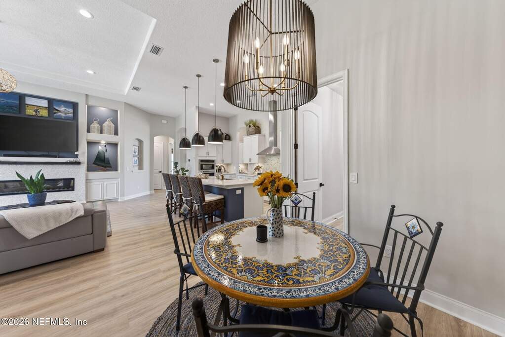 5 Bedroom Single Family Home/House's Image 12