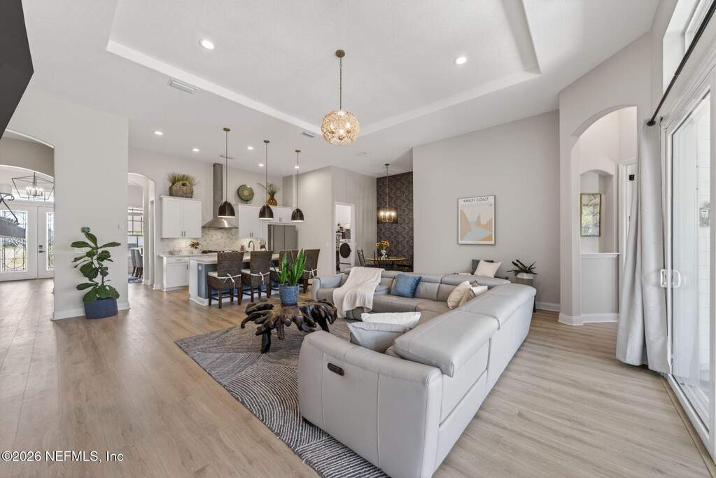5 Bedroom Single Family Home/House's Image 14