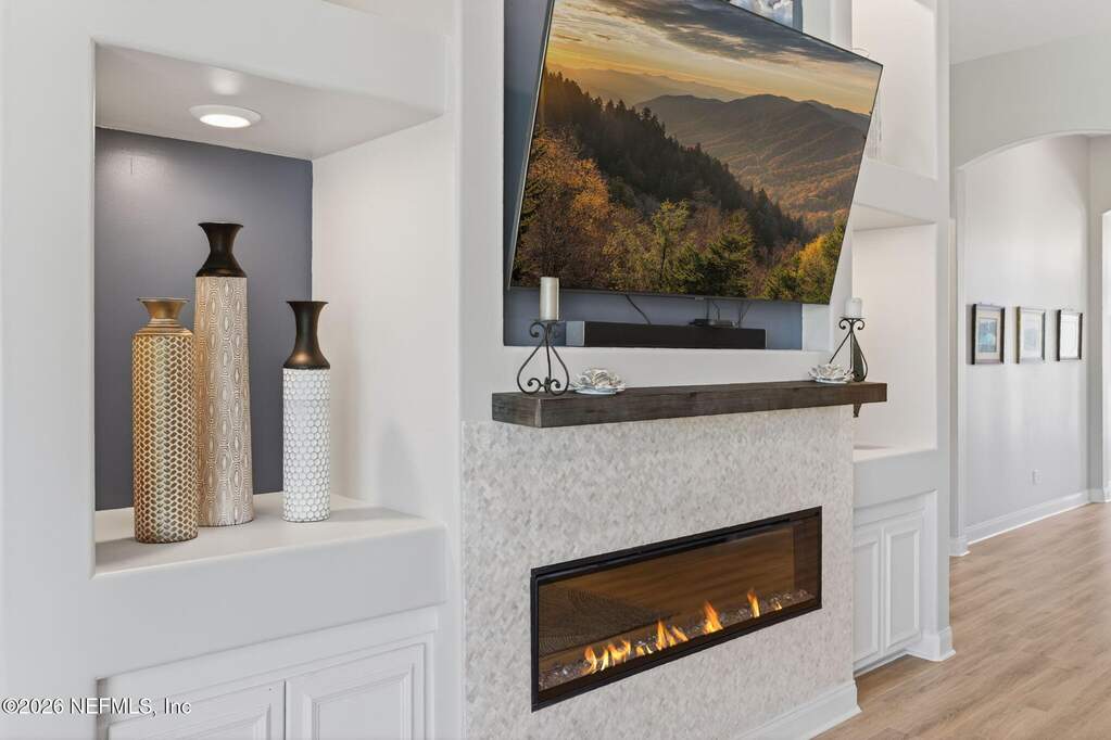 5 Bedroom Single Family Home/House's Image 15