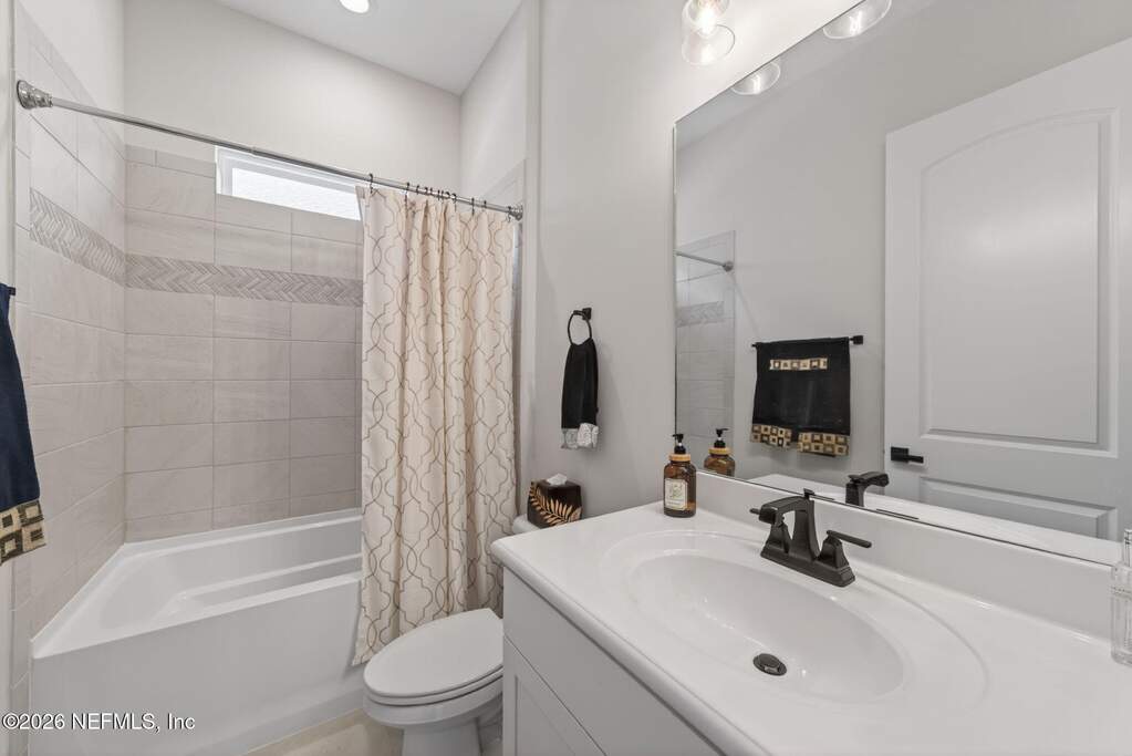5 Bedroom Single Family Home/House's Image 39