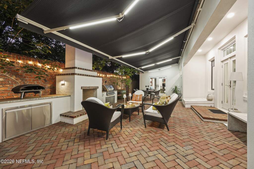 5 Bedroom Single Family Home/House's Image 98