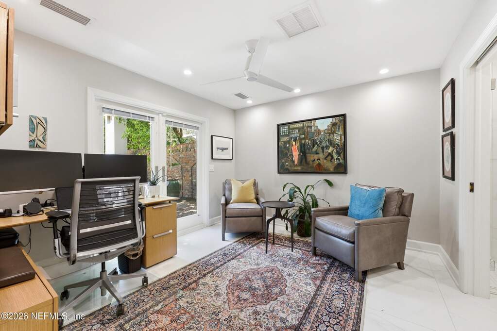 5 Bedroom Single Family Home/House's Image 29
