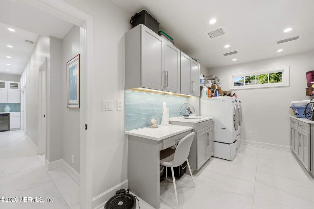 5 Bedroom Single Family Home/House's Image 32