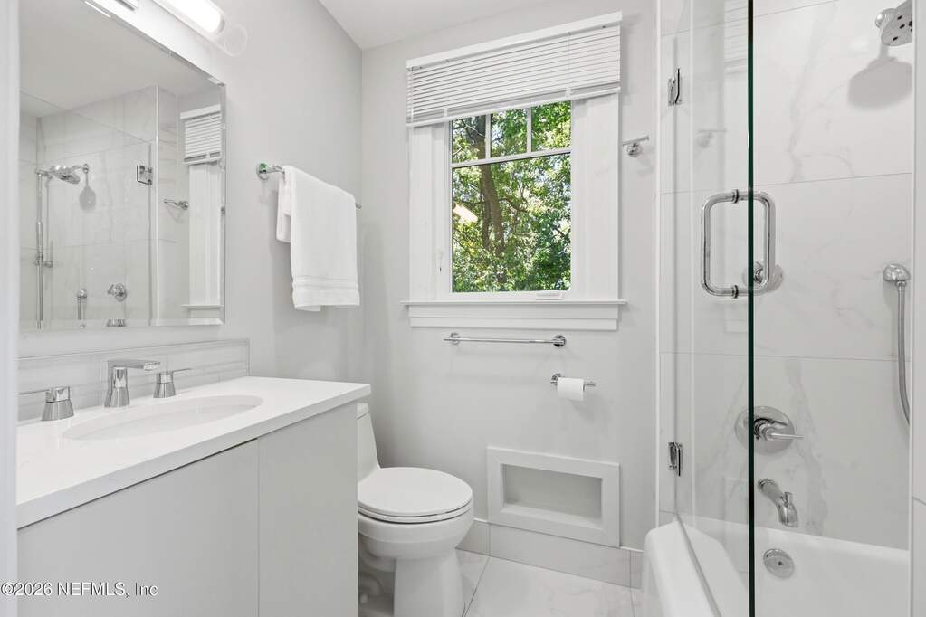 5 Bedroom Single Family Home/House's Image 43