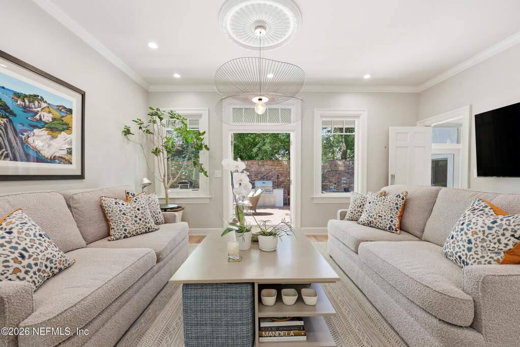 5 Bedroom Single Family Home/House's Image 44