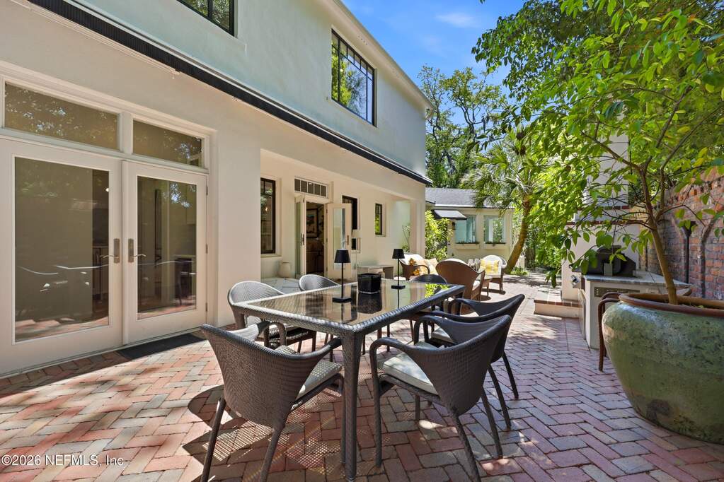 5 Bedroom Single Family Home/House's Image 49