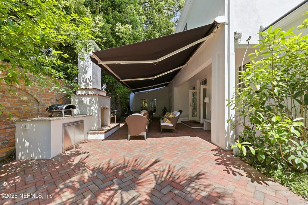 5 Bedroom Single Family Home/House's Image 54