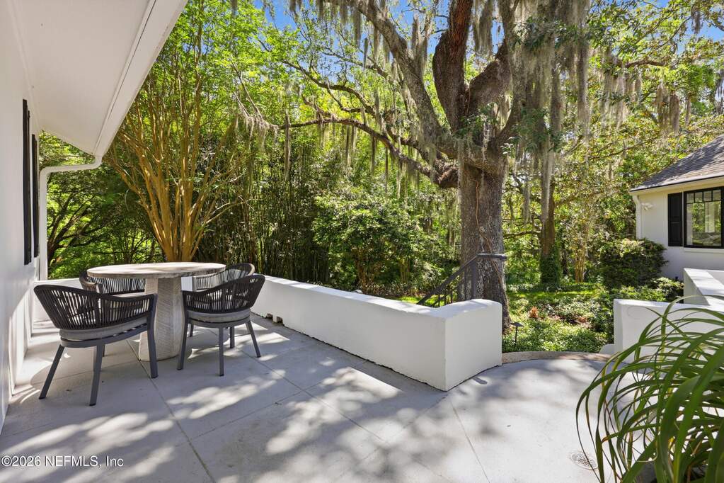 5 Bedroom Single Family Home/House's Image 64