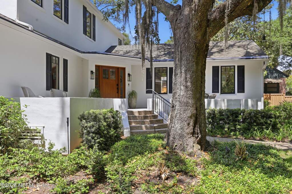 5 Bedroom Single Family Home/House's Image 77
