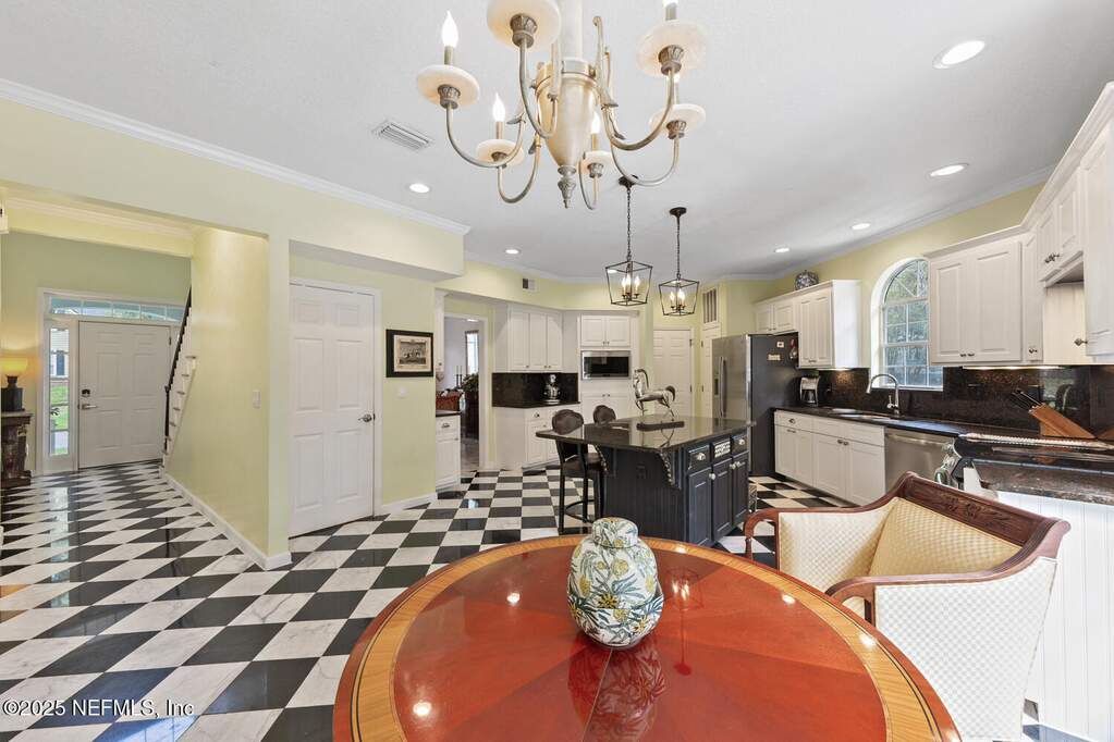 5 Bedroom Single Family Home/House's Image 15