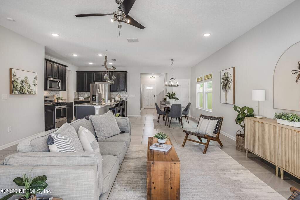 4 Bedroom Single Family Home/House's Image 7