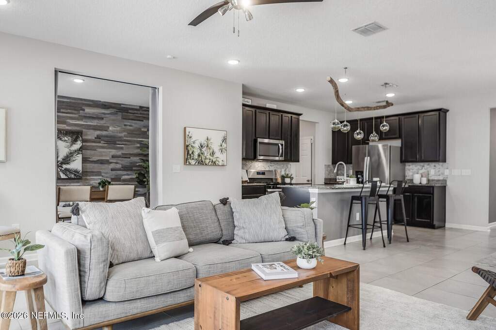 4 Bedroom Single Family Home/House's Image 8