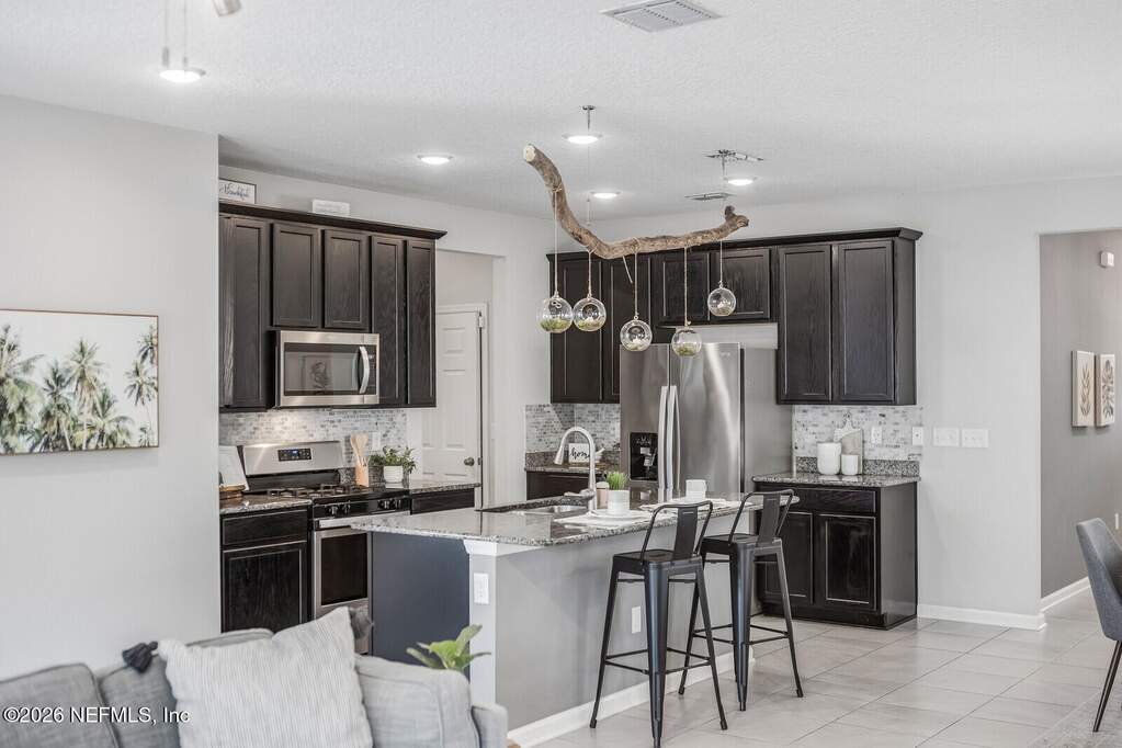 4 Bedroom Single Family Home/House's Image 3