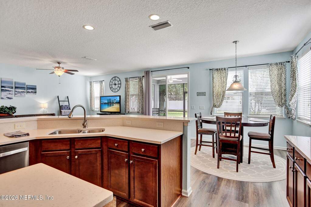 4 Bedroom Single Family Home/House's Image 12