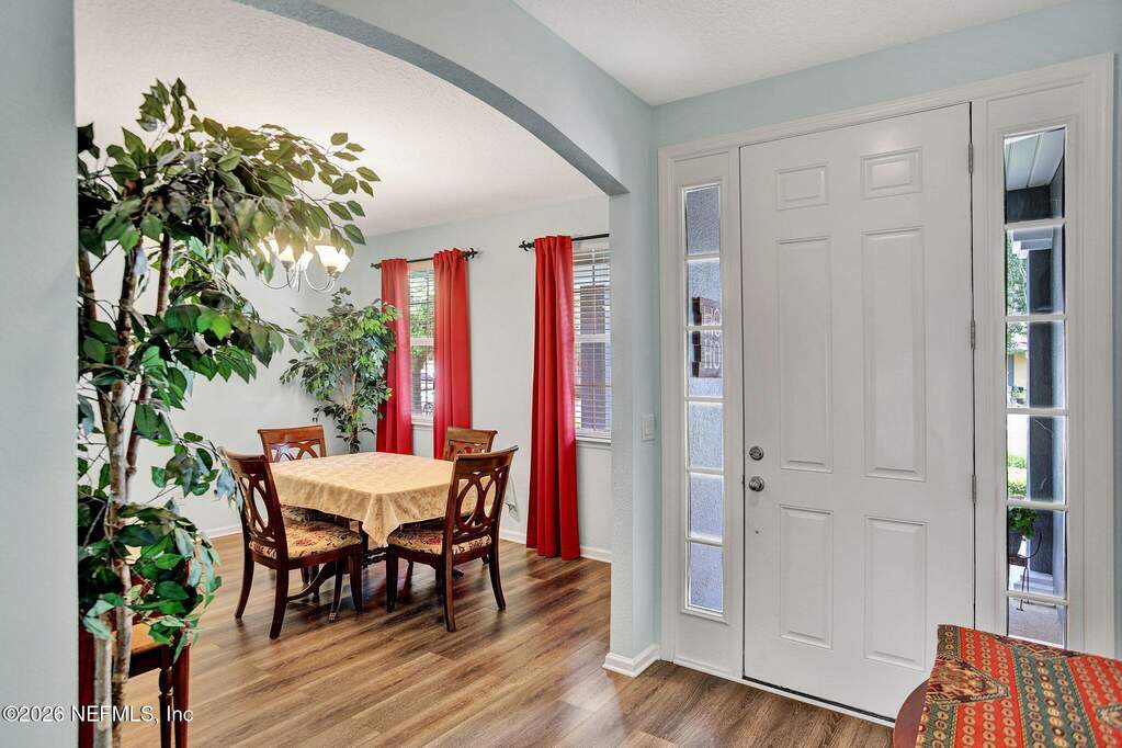 4 Bedroom Single Family Home/House's Image 3