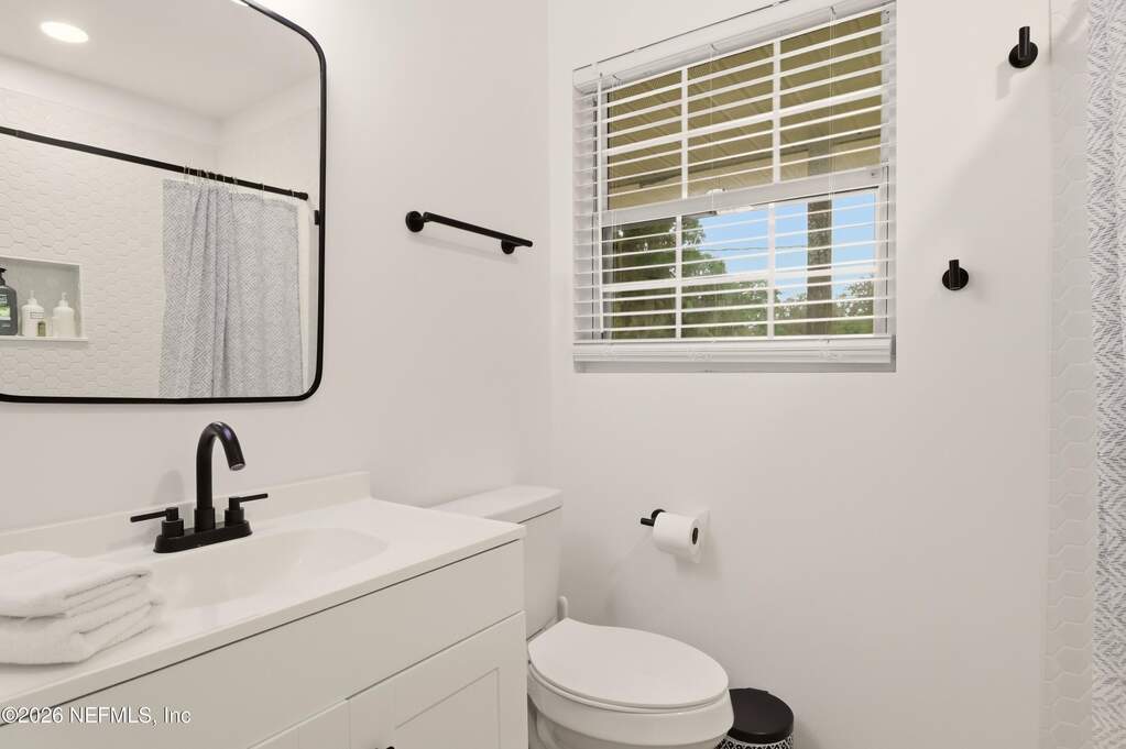 3 Bedroom Single Family Home/House's Image 8