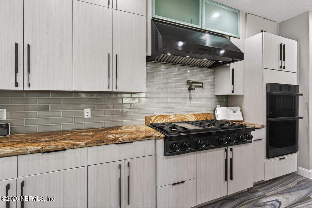 5 Bedroom Single Family Home/House's Image 34