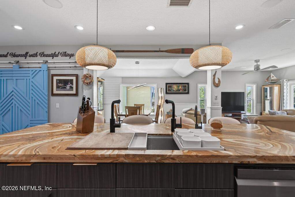 5 Bedroom Single Family Home/House's Image 36