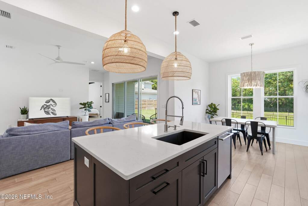 5 Bedroom Single Family Home/House's Image 11