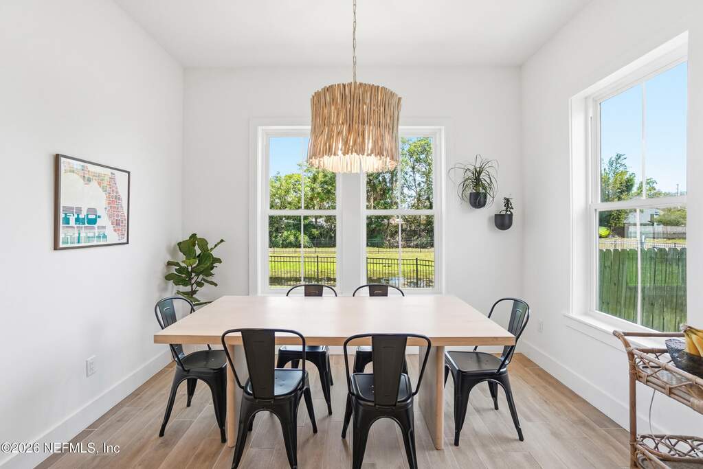 5 Bedroom Single Family Home/House's Image 12