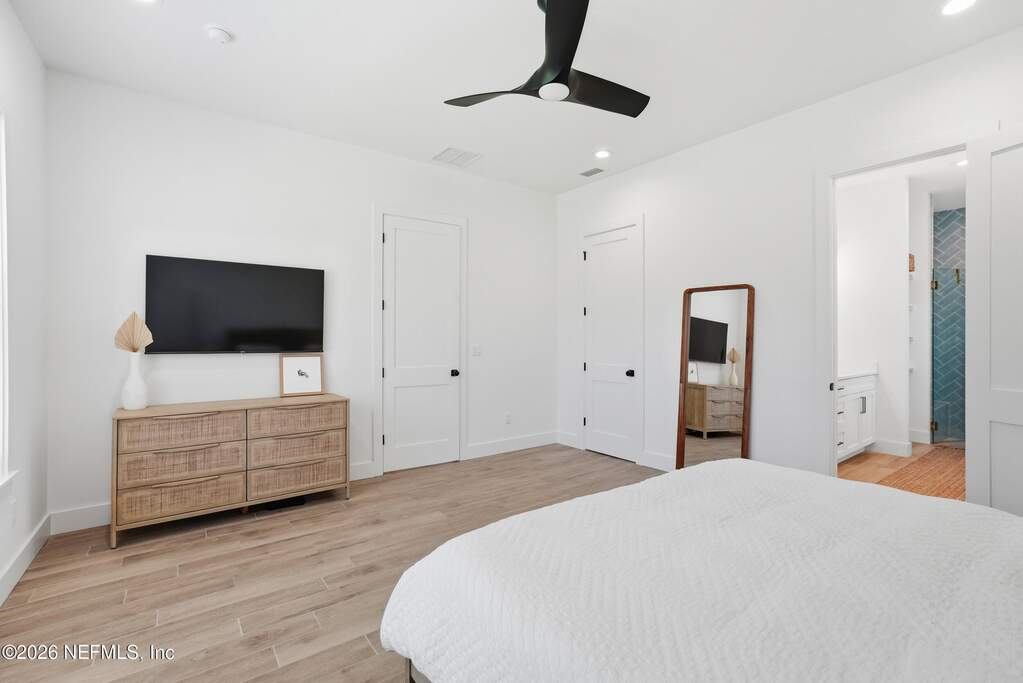 5 Bedroom Single Family Home/House's Image 14