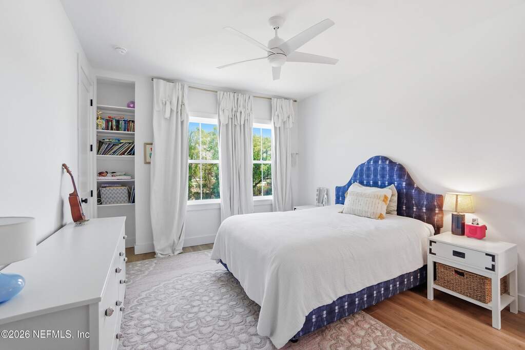 5 Bedroom Single Family Home/House's Image 28
