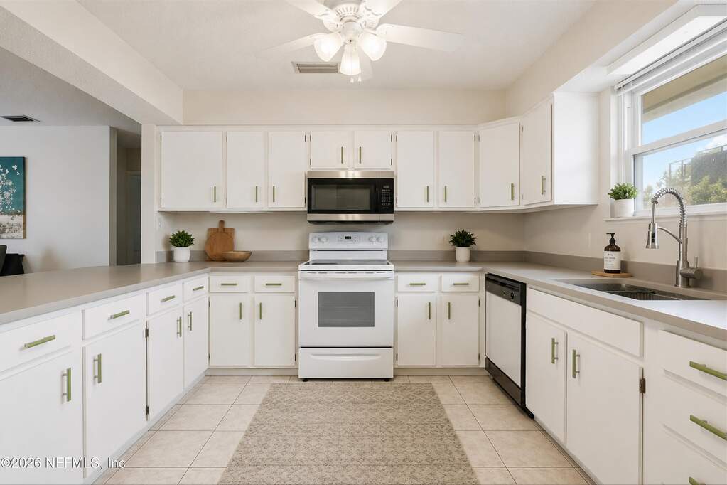 4 Bedroom Villa/Townhouse's Image 7