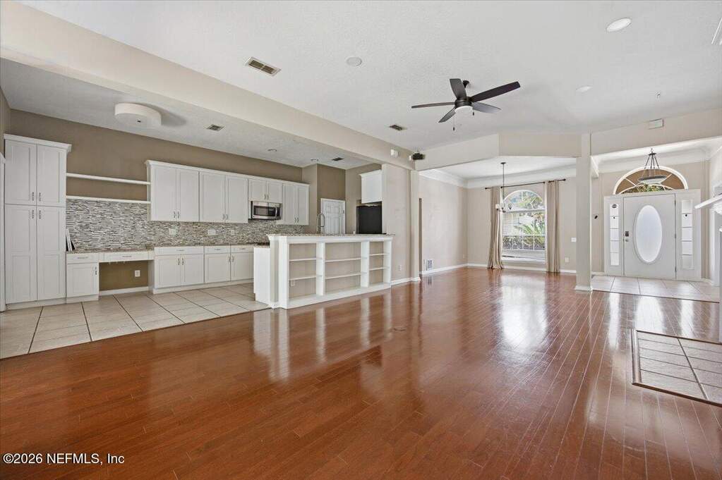 4 Bedroom Single Family Home/House's Image 7
