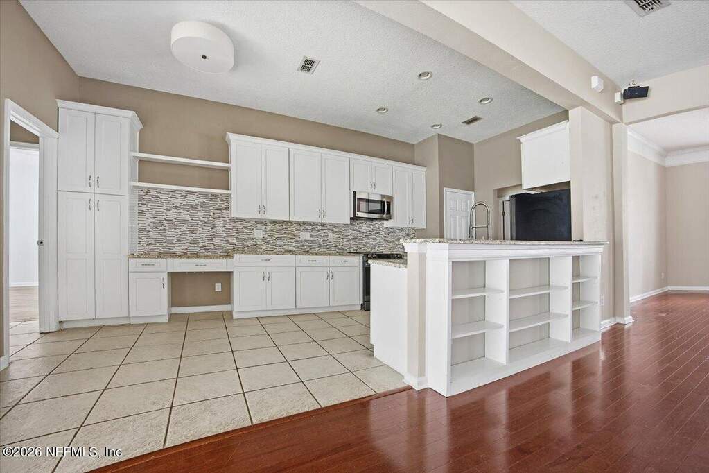 4 Bedroom Single Family Home/House's Image 8
