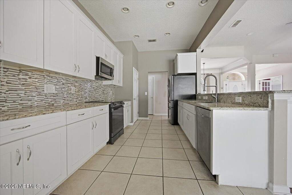 4 Bedroom Single Family Home/House's Image 9