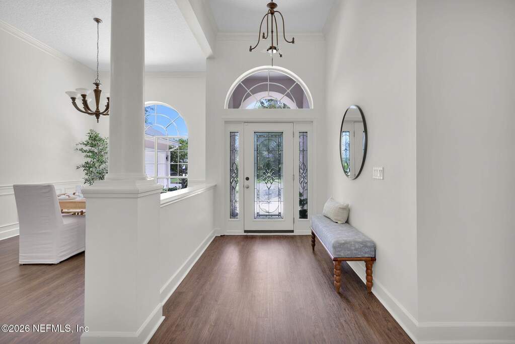6 Bedroom Single Family Home/House's Image 7