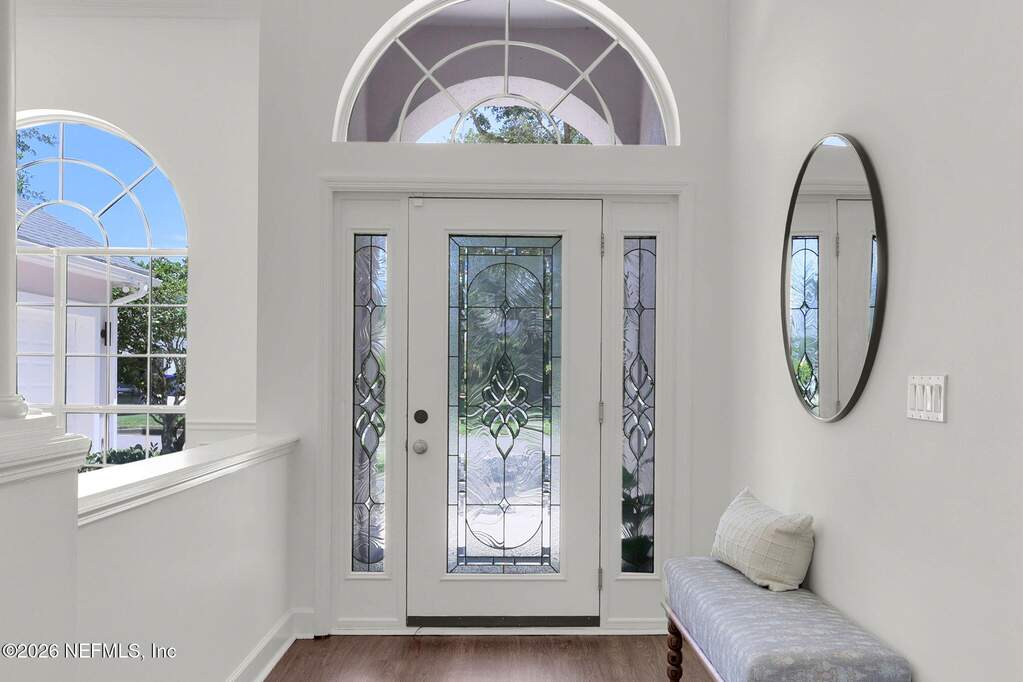 6 Bedroom Single Family Home/House's Image 8