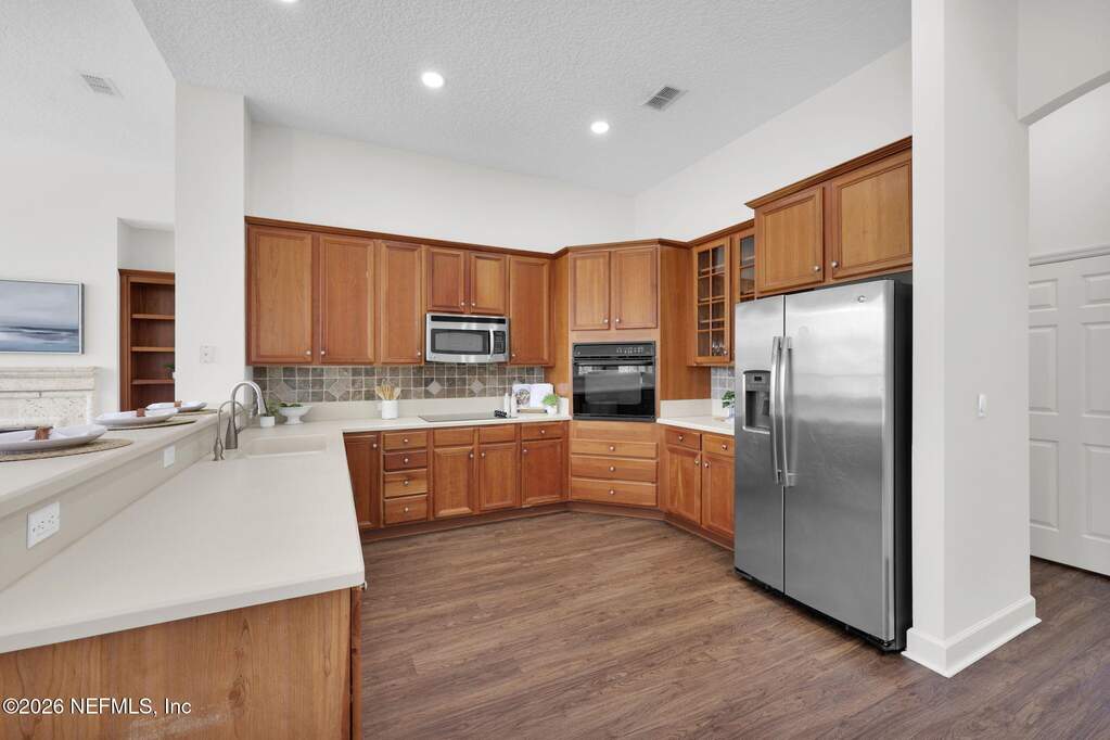 6 Bedroom Single Family Home/House's Image 17