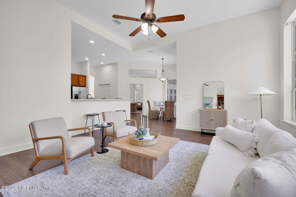 6 Bedroom Single Family Home/House's Image 30
