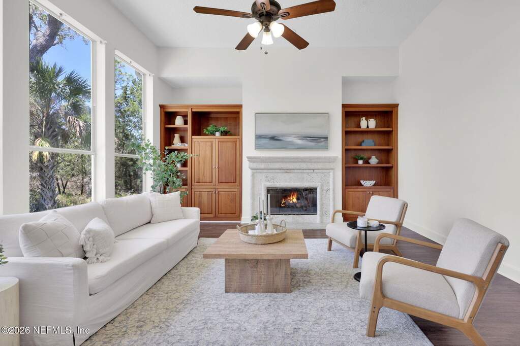 6 Bedroom Single Family Home/House's Image 6