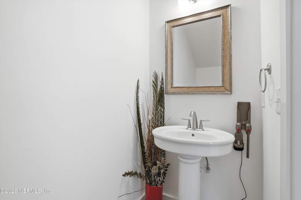 3 Bedroom Single Family Home/House's Image 10