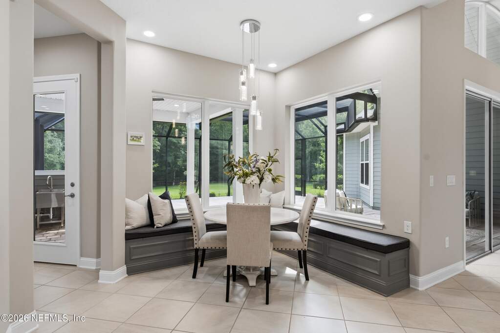 4 Bedroom Single Family Home/House's Image 14
