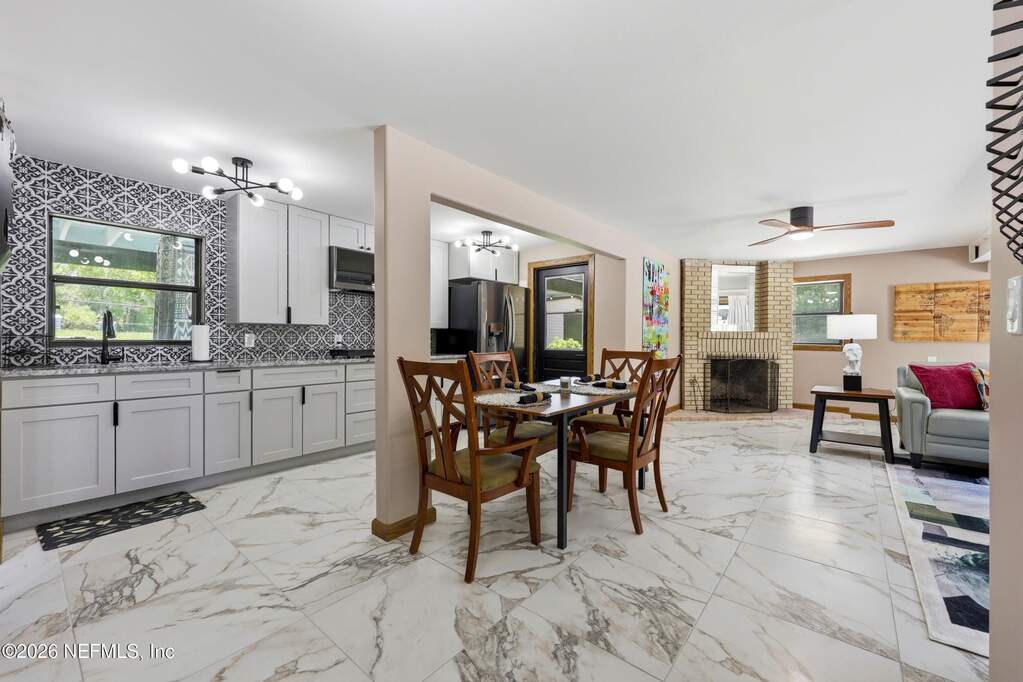 4 Bedroom Single Family Home/House's Image 12