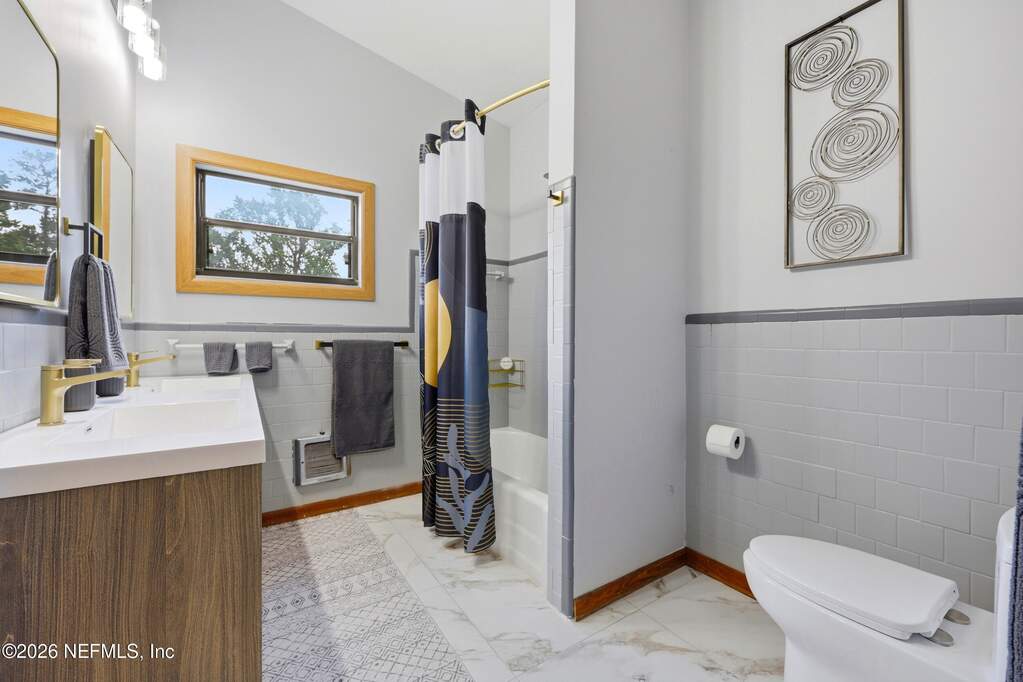 4 Bedroom Single Family Home/House's Image 17