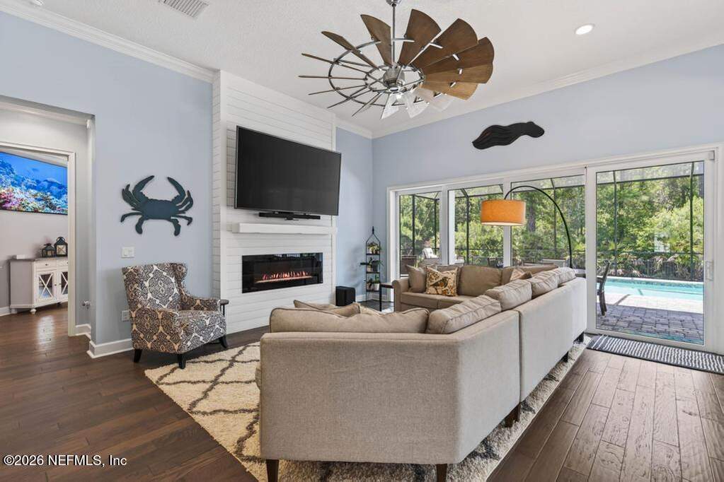 5 Bedroom Single Family Home/House's Image 33
