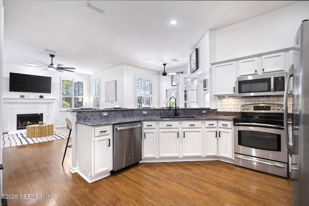 4 Bedroom Single Family Home/House's Image 7