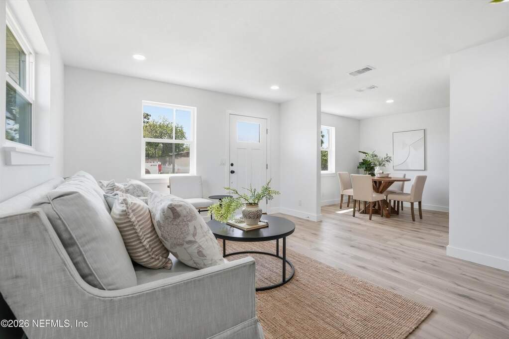 3 Bedroom Single Family Home/House's Image 3