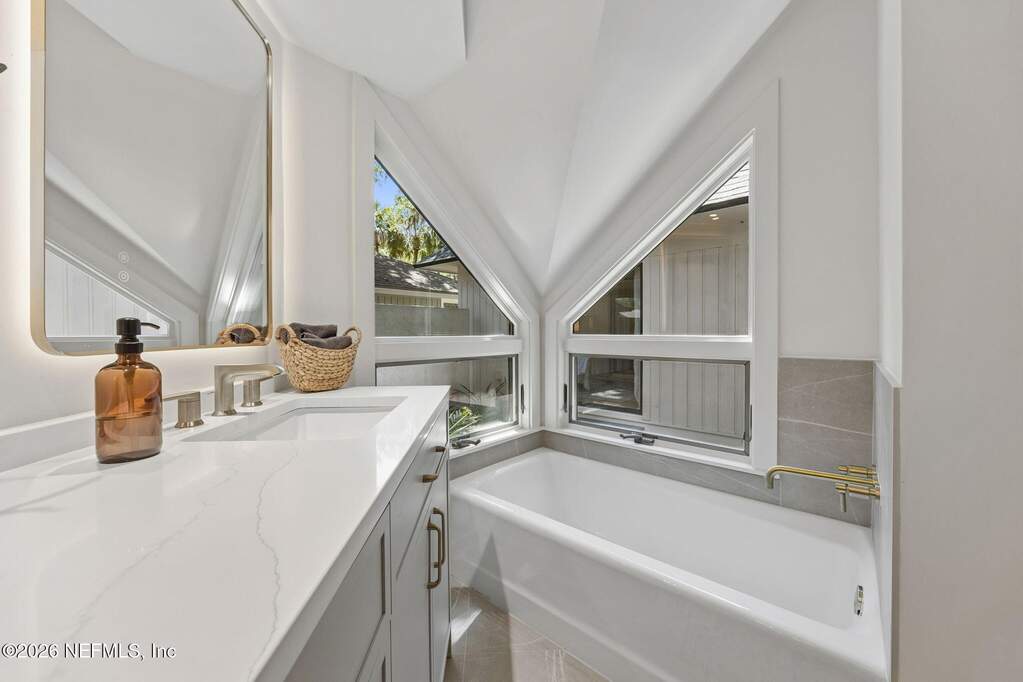 3 Bedroom Single Family Home/House's Image 37