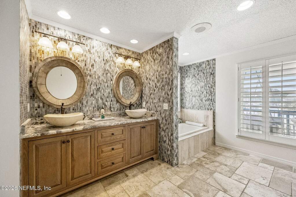 3 Bedroom Single Family Home/House's Image 37