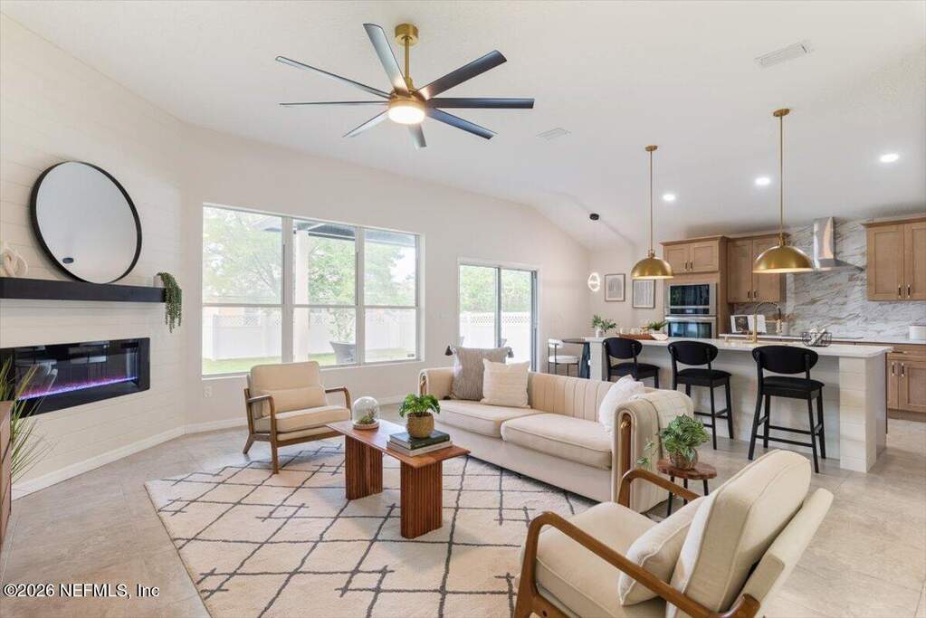 5 Bedroom Single Family Home/House's Image 10