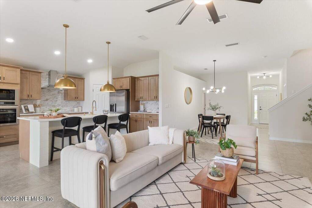 5 Bedroom Single Family Home/House's Image 12