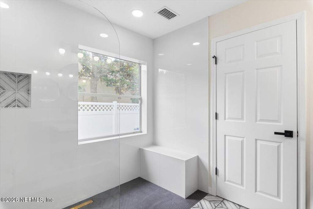 5 Bedroom Single Family Home/House's Image 26